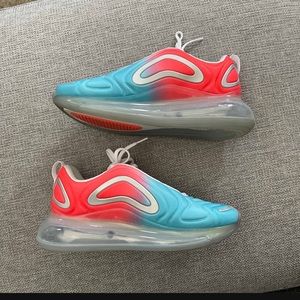 Nike Air Max 720 women’s size 10